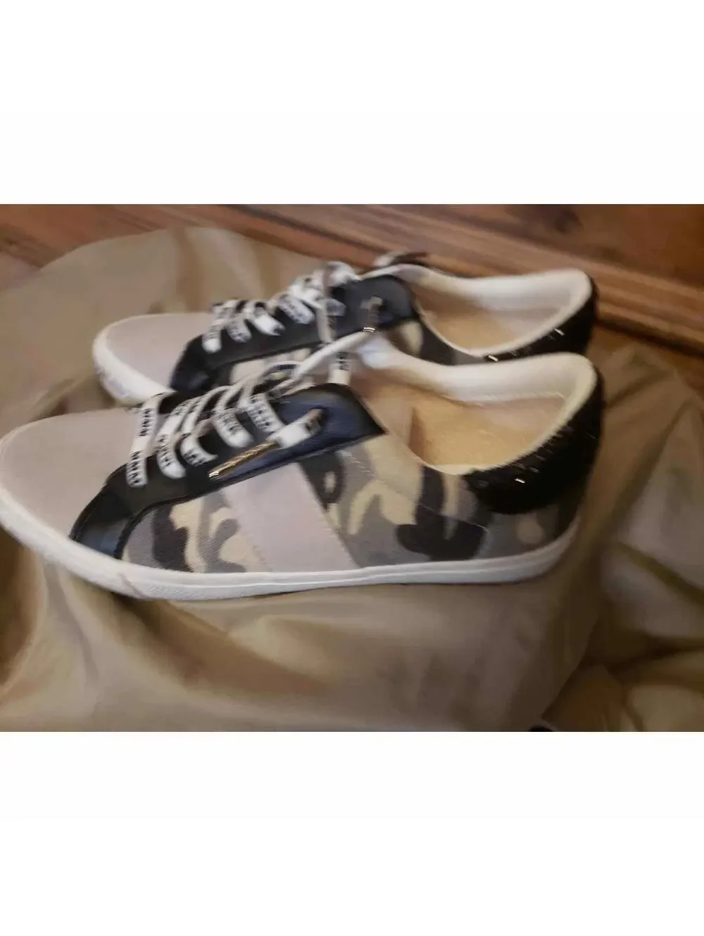 MMM Ruthy Suede Camo Sneakers Ribbon Lace Slip On Shoes Size 8